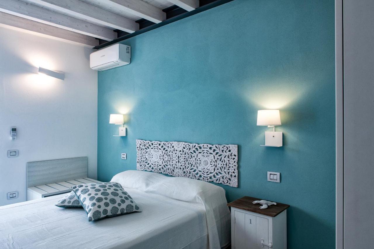 150 Latomare Bed and Breakfast Marina Di Carrara Eksteriør billede