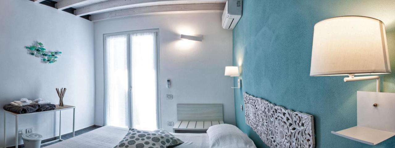 150 Latomare Bed and Breakfast Marina Di Carrara Eksteriør billede